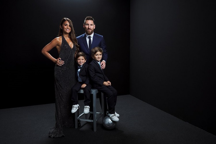 ليونيل ميسي يفوز بجائزة الفيفا لأفضل لاعب كرة قدم في العالم